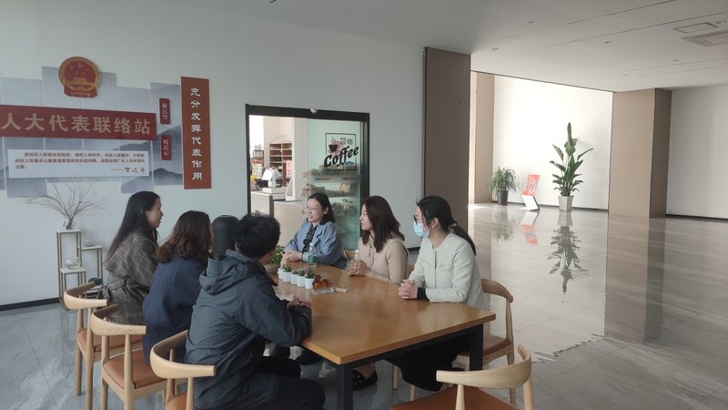 以下是一个会议策划执行手册的模板表格，供您参考：